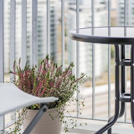 City Sky Studio Mit Balkon Viena Exterior foto