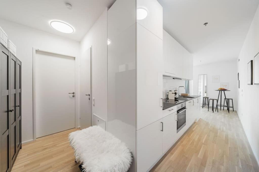 City Sky Studio Mit Balkon Viena Exterior foto